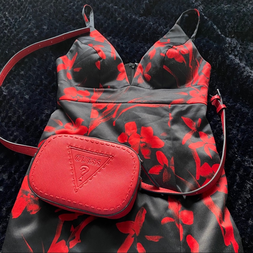 GUESS Cherry Red Fanny Pack Style Purse 🍒💄